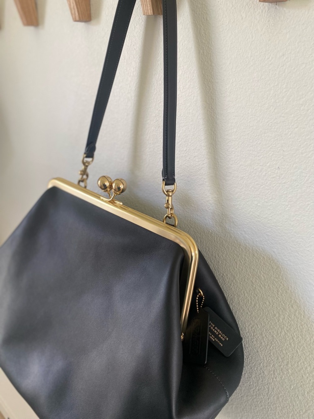 Coach The Kisslock Frame Bag Limited Re-Edition 1969 Large Black Brass - Picture 15 of 15